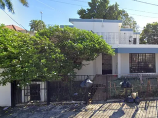 Espectacular casa en venta en Jardines de Miraflores, Mérida