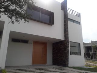 Av. Paseo Solares No. 1632-155 Condominio Soaré Acanthia