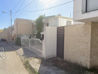 "REMATE BANCARIO". Casa en Mérida, Yucatán.