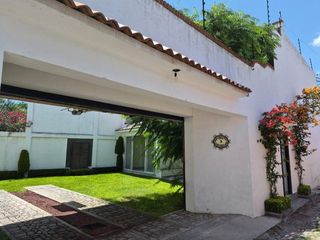 CASA EN RENTA CON RECÁMARA EN PB Y AMPLIO JARDÍN EN EL CENTRO DE TEQUISQUIAPAN QUERETARO