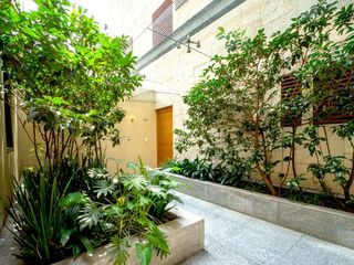Townhouse de 2 niveles con terraza en Colonia Del Valle