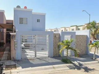 HERMOSA CASA ESTA ESPERANDO POR TI