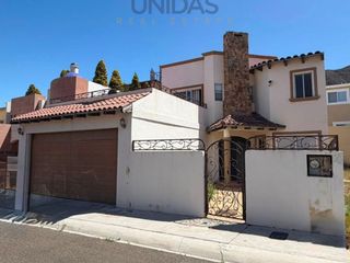 Casa club y amenidades con acceso controlado