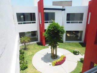 CASA EN RENTA MODERNA EN MILENIO III, CERCA DE FRESKO QUERÉTARO