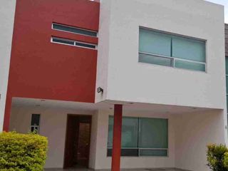 Rento Casa, cerca de universidades, ( Madero y universidad de las Américas) cerca del periférico, y zavaleta. En Puebla