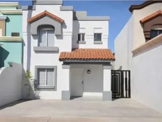 Bonita casa en venta en condominio