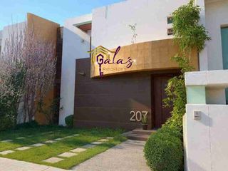 CASA CON BAÑO EN CADA HABITACIÓN!!