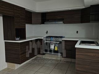 CASA EN RENTA DENTRO DE COTO EN VALDEPEÑAS
