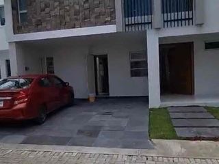 CASA TOTALMENTE REMODELADA