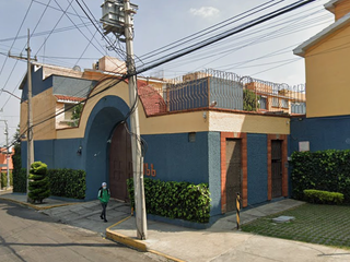 CASA CON 4 RECAMARAS, ZONA DE FUENTES BROTANTES