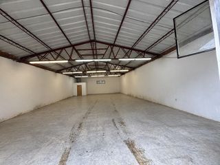 BODEGA EN RENTA DE 200 METROS EN COLONIA LA PRIMAVERA, ZAPOPAN