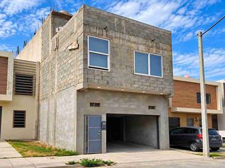 CASA EN VENTA LOMA BLANCA