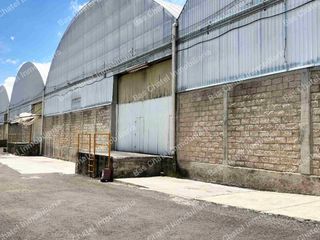 Nave de 1000 M2 Andén y vigilancia 24/7