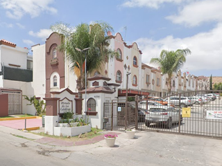 PRECIOSA CASA EN REMATE EN JARDINES DE AGUA CALIENTE, COLONIAL, TIJUANA, B.C.