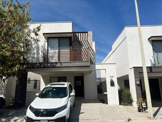 Renta de Casa Equipada en Valle de Cumbres Sector Albaneses Garcia