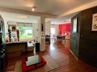 Casa en Venta en Desierto de los Leones | 4 Recámaras, Jardín y 4 Estacionamientos
