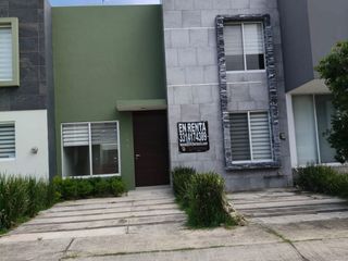 Casa en renta Valle Imperial 3 recámaras, 2.5 baños, Coto Almendro Valle Imperial todos los servicios, a un costado del Club