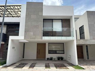 CASA EN RENTA