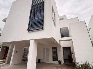 Renta casa amueblada, Cluster Puebla Blanca, Lomas de Angelópolis, Sonata
