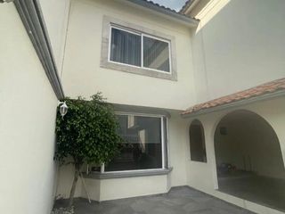 🏡✨ ¡CASA EN RENTA EN ARCOS DEL SUR, ZAVALETA! ✨🏡