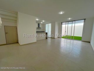 Casa en Renta en Zibatá con Estudio y Amenidades para la Familia RM402