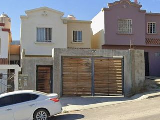Casa en Venta en Fraccionamiento del Sol, Ensenada, Baja California. CLL
