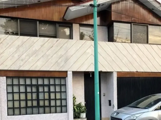 CASA EN VENTA BUENA UBICACIÓN 3 RECAMARAS 2 BAÑOS 2 EST / A MINUTOS DE PLAZA MIRAMONTES, GALERIAS COAPA, WALMART, UAM-X