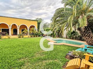 Casa en Venta en Cancun en Alamos I con Alberca y 3 Recamaras