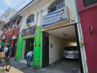 Edificio comercial con terraza, local y consultorios en venta, Tlaquepaque
