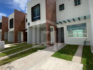 ▪️CASA acabados semi residenciales, en Privada a una cuadra de la carretera Pachuca-Tulancingo.