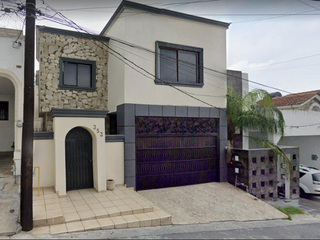 VENTA DE EXCELENTE CASA EN LAS CUMBRES, MONTERREY N.L.