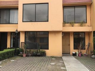 Se vende casa en remate con ventanales ubicada en Tlalpan, Ciudad de México
