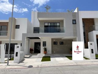 Fray Junípero casa nueva de 3 recamaras en VENTA RAH4394