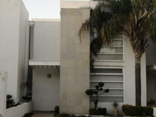 Renta casa fracc Puerta Grande zona residencial zona norte Aguascalientes