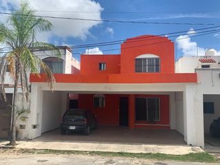 Casa en renta, con habitación en PB, en Chuburná de Hidalgo.