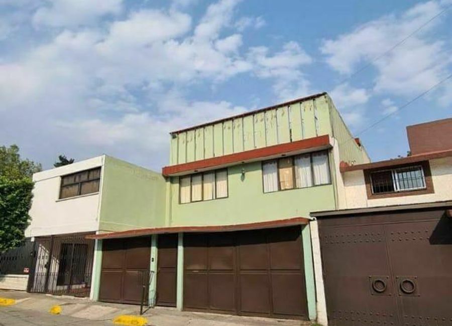 SE VENDE CASA PARA MODERNIZAR EN CIRCUITO PINTORES CIUDAD SATÉLITE EDO DE MÉXICO