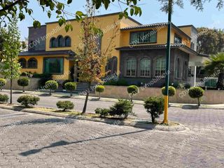 Renta increíble casa en Prado Largo, zona Esmeralda, Atizapán, Edo. de México.