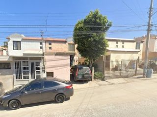 CASA EN REMATE EN COLINAS DEL RIO ENSENADA BC $510,000 PESOS