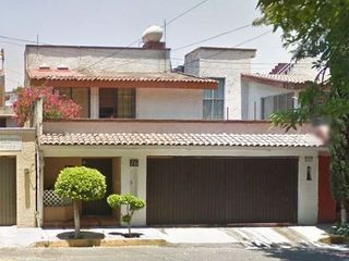 Hermosa y amplia casa en venta ubicada en La Colonia San Antonio en Azcapotzalco