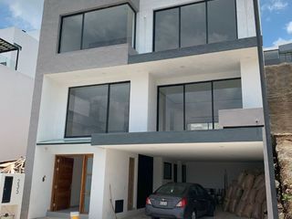 CASA CON VISTA