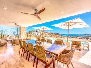 Residencia con vista al mar, jacuzzi, alberca, area de asador y  fogata, en residencial con campo de golf y club de playa en venta San Jose del Cabo.