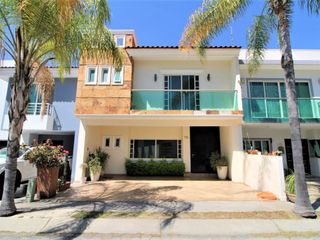 CASA EN VENTA COL.REAL DE VALDEPEÑAS, ZAPOPAN JALISCO.