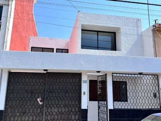 Casa en Venta en Tequis, remodelada, en Calle Callejón de López