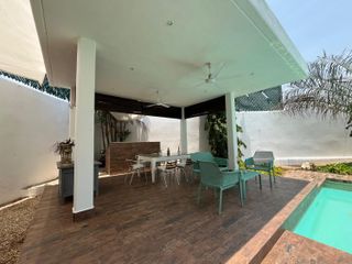 Casa en venta en Campestre, a unas cuadras de prolonganción montejo