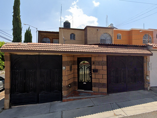 Hermosa Casa en Misión de San Carlos, Querétaro. Inversión de Remate Bancario.