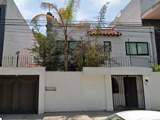 HERMOSA CASA EN VENTA, EXCELENTE UBICIACION (REMATE BANCARIO)