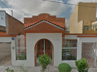 Hermosa propiedad ubicada La Condesa 1771 - Jardines del Country, Guadalajara, Jal