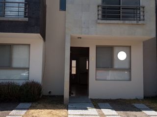 RESIDENCIAL DEL PARQUE .    2 rec  2.5 baños   Alberca   NO Mascotas