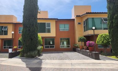 VENTA CASA JURIQUILLA EXCELENTE UBICACIÓN A 3 MIN UVM