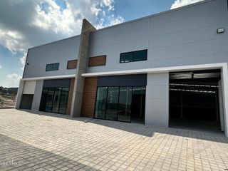 Santa Rosa de Jauregui bodega industrial de 251 m2 en RENTA PMC5515